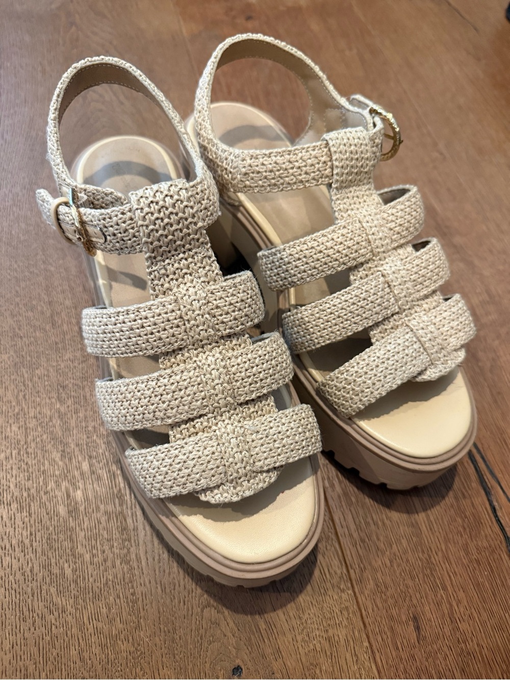Universal Thread Size 8.5 Woven Strap Sandal Platform in Cream